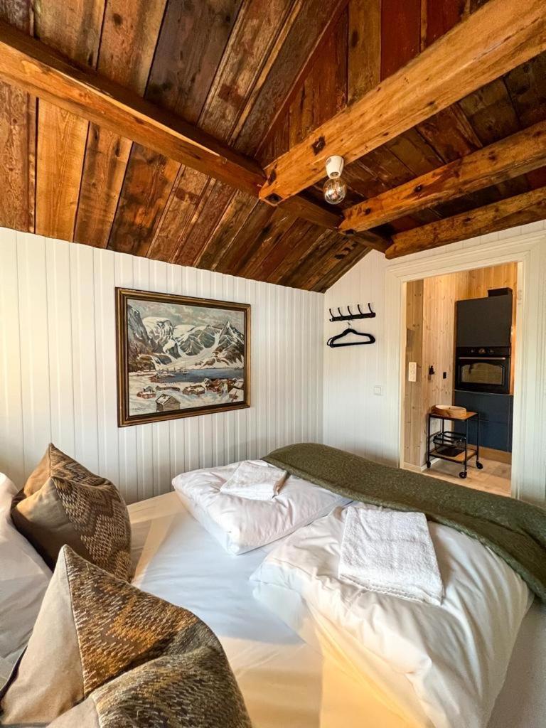 Lofoten Suite Apartments - Rostad Retro Rorbuer Reine Εξωτερικό φωτογραφία